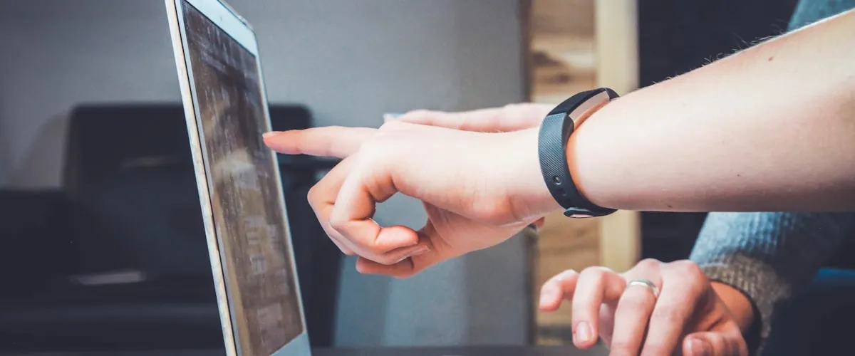 Le multicanal en prospection B2B : email + téléphone + LinkedIn
